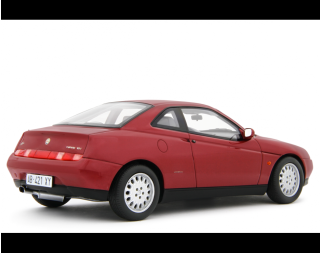 Alfa Romeo GTV 2.0 T.Spark 16V 1995 ROSSO PROTEO Laudoracing 1:18 Resinemodell (Türen, Motorhaube... nicht zu öffnen!)